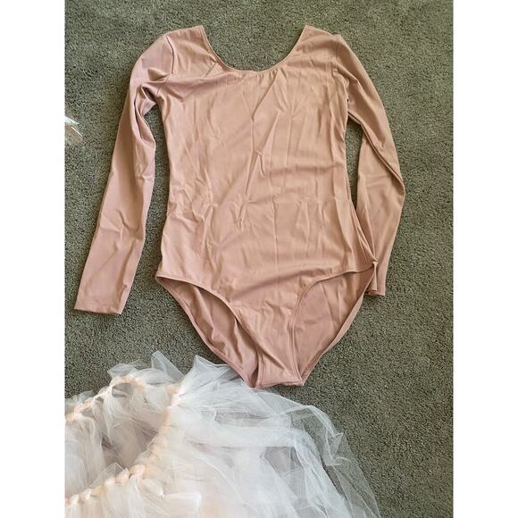 3 Little Pigs and the Big Bad Wolf Family Costumes - Picture 4 of 13